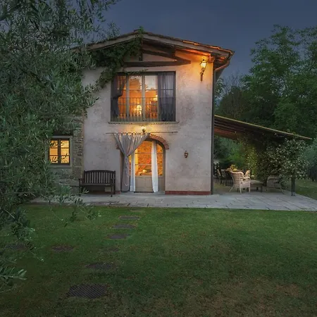 Casa Al Fiume 4&2, Emma Villa *
